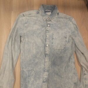 AMERICAN EAGLE JEAN SHIRT FADED size small